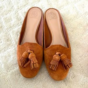 Tory Burch Salinas Tassle Slide. Size 10. Worn once. Excellent Condition